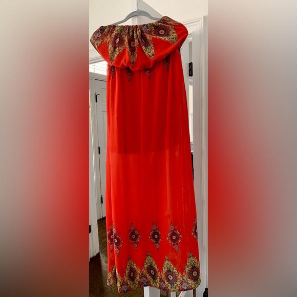 Red strapple dress. For All ocassions and very fashionable.Size small and fits M - Picture 6 of 7